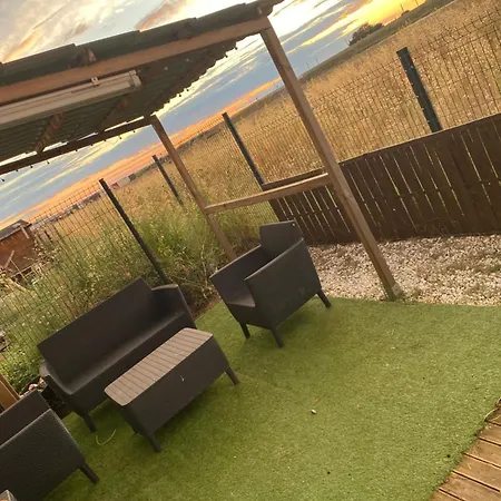 Hébergement de vacances Debake House *